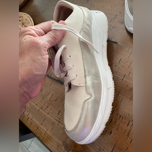 Fitflop Freya cream  Suede & Metallic Lace-Up Chunky  Platform Sneaker size 10 - Picture 8 of 11